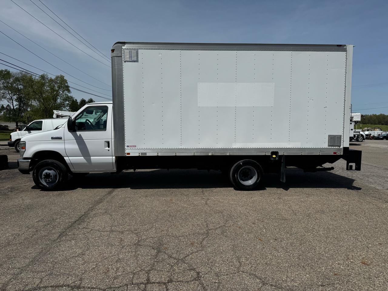 Ford Econoline Commercial Cutaway E-450 Super Duty 176" DRW 2016