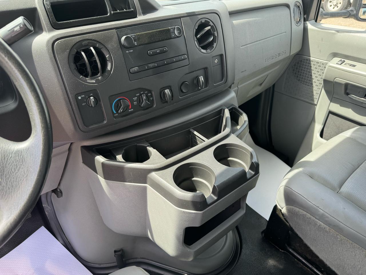 Ford Econoline Commercial Cutaway E-450 Super Duty 176" DRW 2016