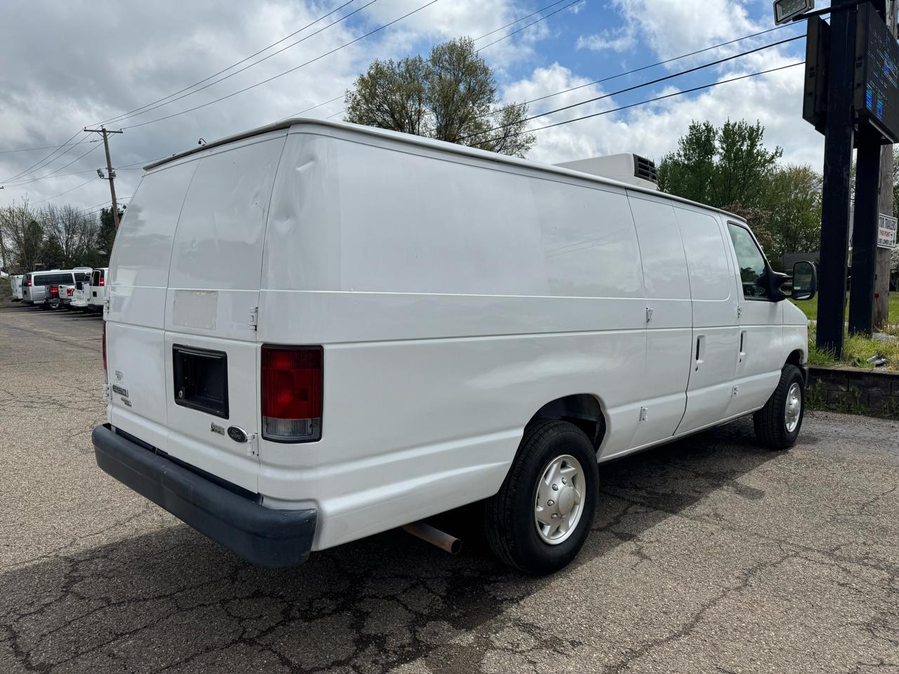 Ford Econoline Cargo Van E-150 Ext Commercial 2014