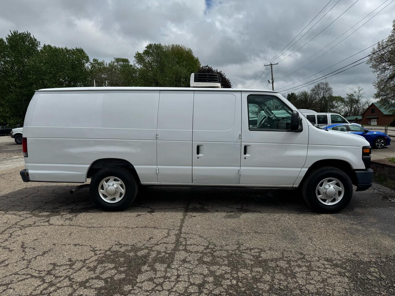Ford Econoline Cargo Van E-150 Ext Commercial 2014