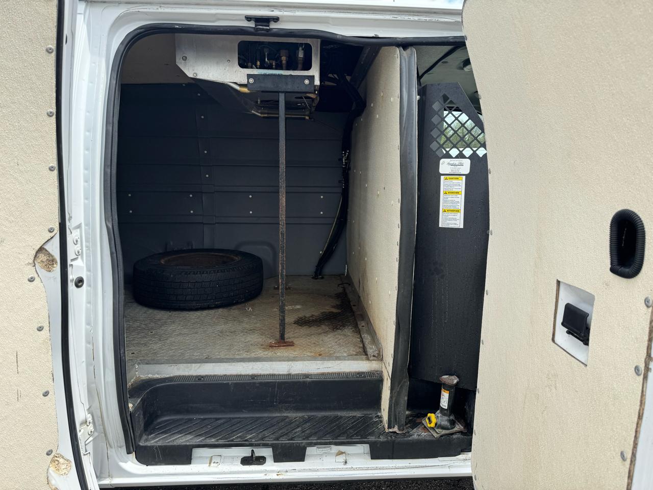 Ford Econoline Cargo Van E-150 Ext Commercial 2014