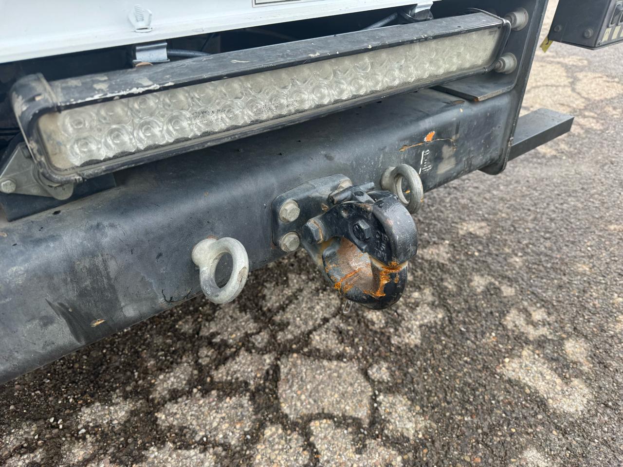 Ford Super Duty F-550 DRW XL 4WD Reg Cab 169" WB 84" CA 2019