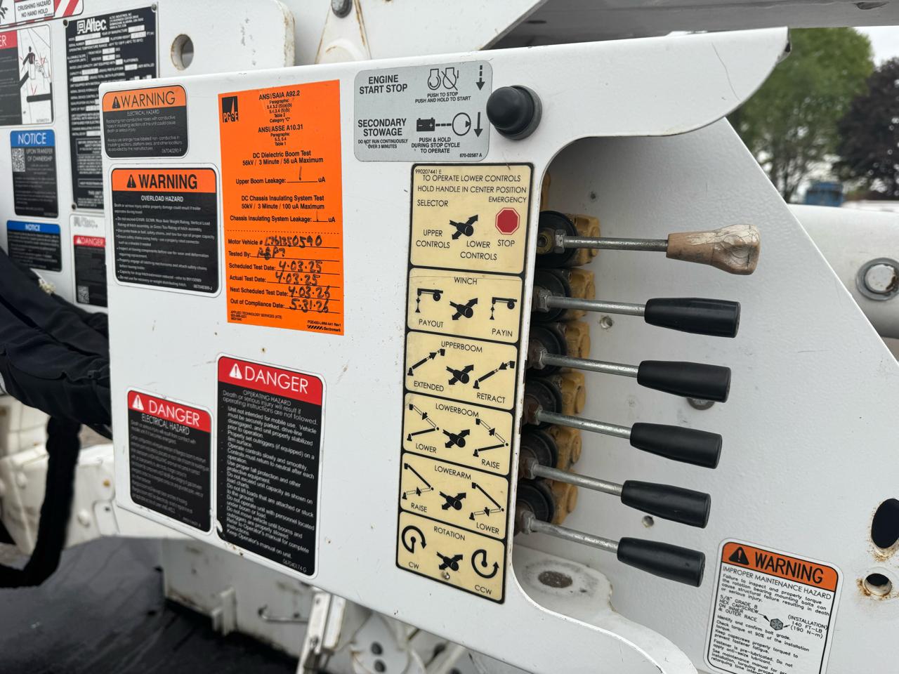 Ford Super Duty F-550 DRW XL 4WD Reg Cab 169" WB 84" CA 2019