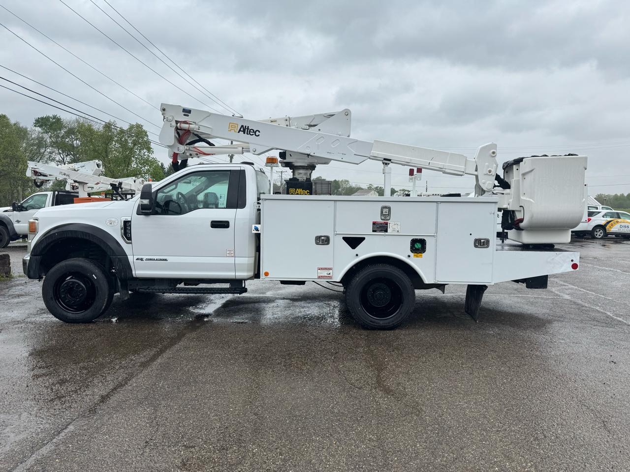 Ford Super Duty F-550 DRW XL 4WD Reg Cab 145" WB 60" CA 2020