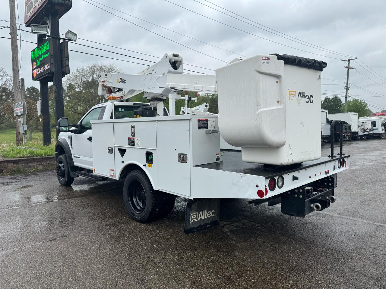 Ford Super Duty F-550 DRW XL 4WD Reg Cab 145" WB 60" CA 2020