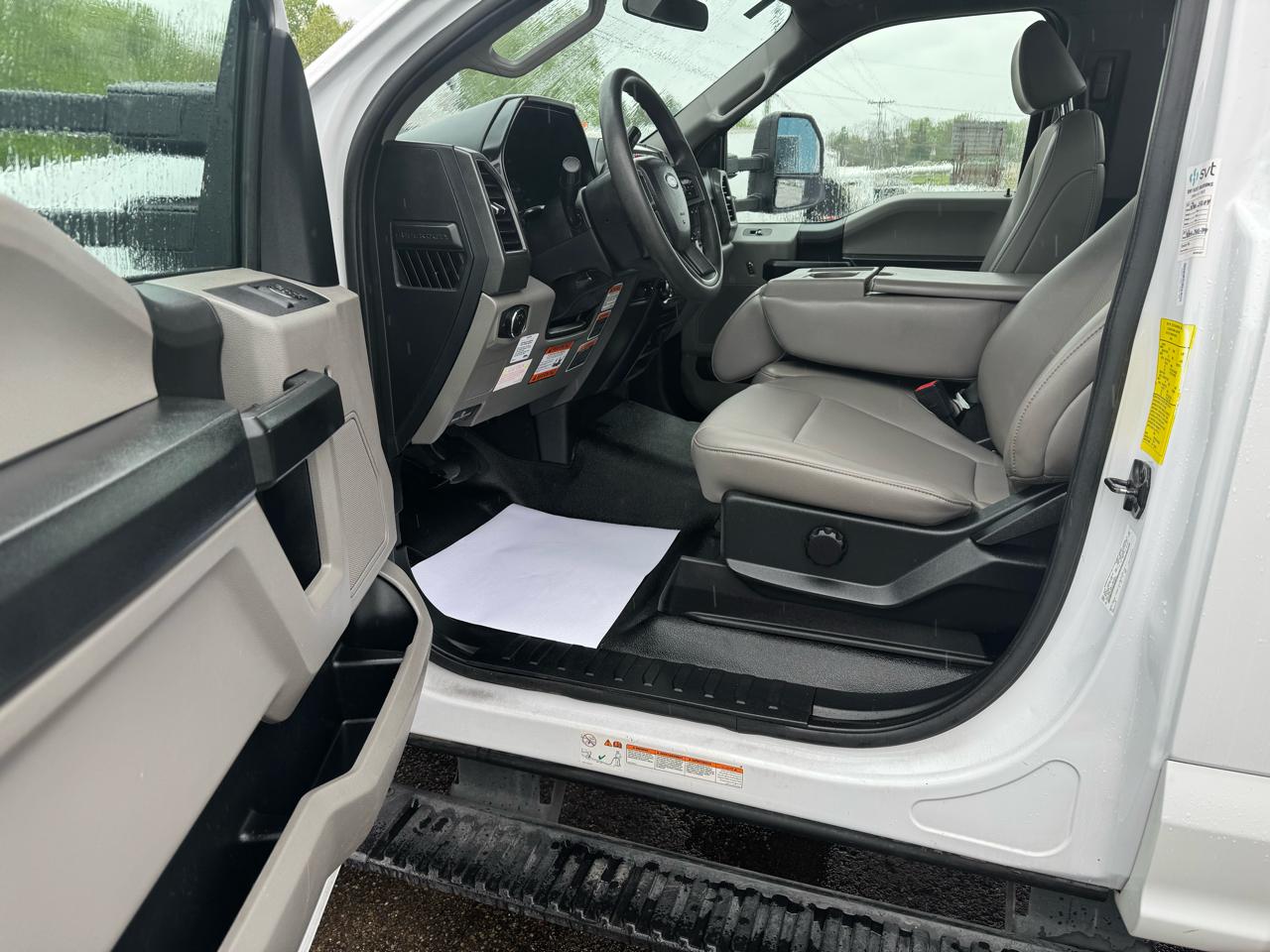 Ford Super Duty F-550 DRW XL 4WD Reg Cab 145" WB 60" CA 2020