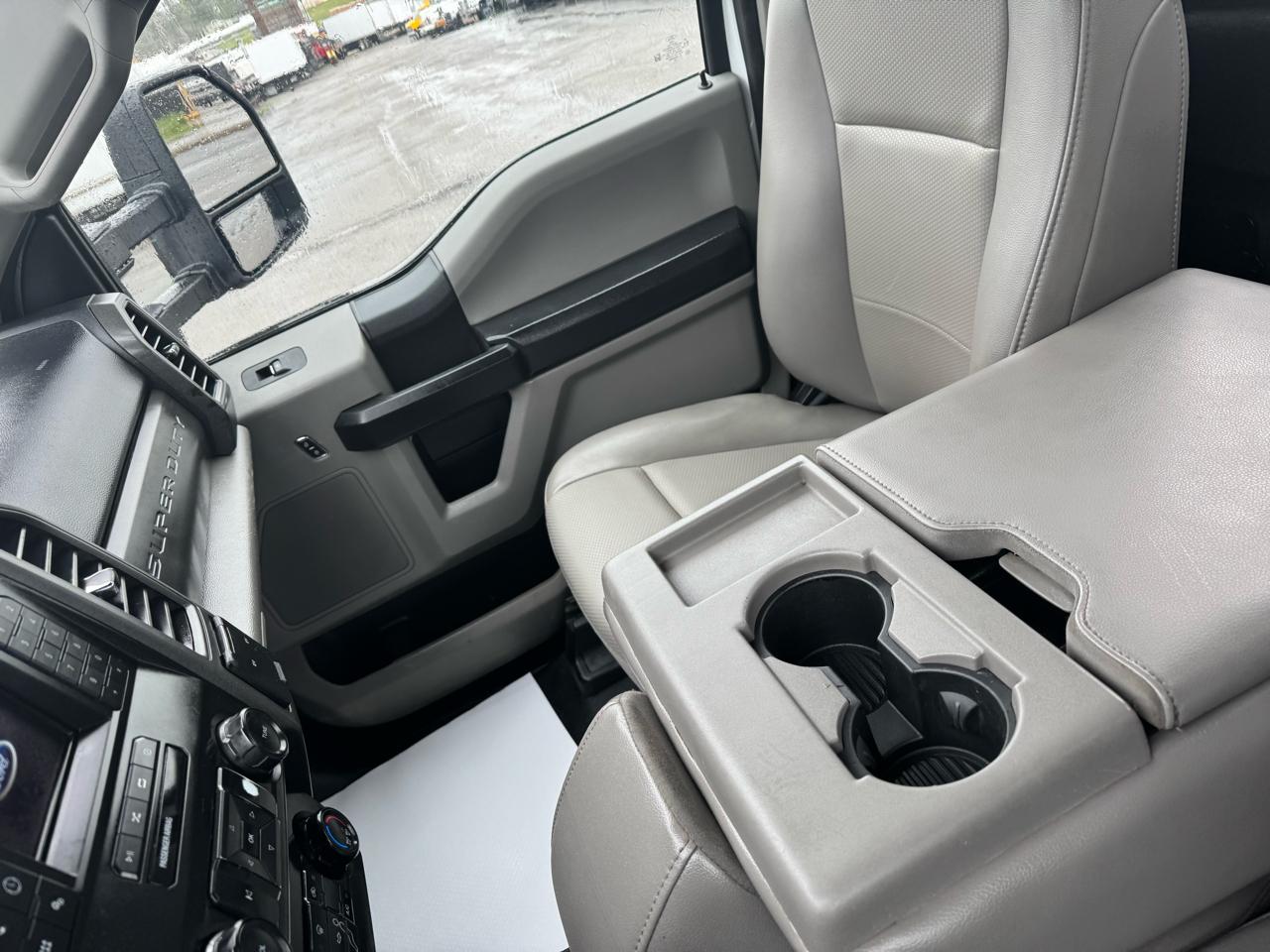 Ford Super Duty F-550 DRW XL 4WD Reg Cab 145" WB 60" CA 2020