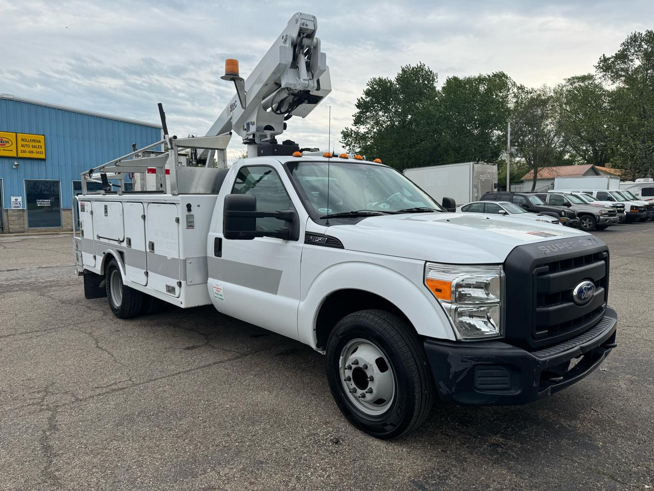 Ford Super Duty F-350 DRW 2WD Reg Cab 165" WB 84" CA XL 2012