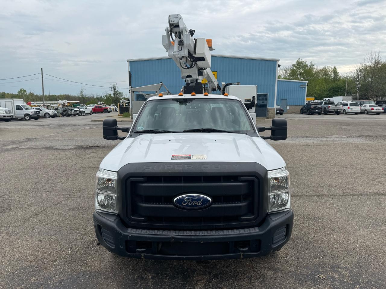 Ford Super Duty F-350 DRW 2WD Reg Cab 165" WB 84" CA XL 2012