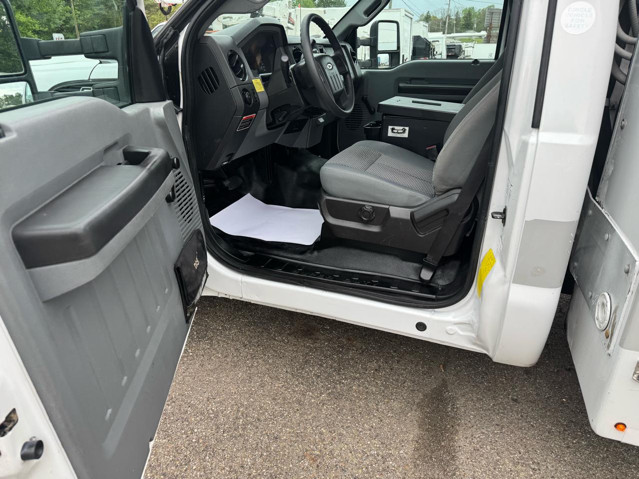 Ford Super Duty F-350 DRW 2WD Reg Cab 165" WB 84" CA XL 2012