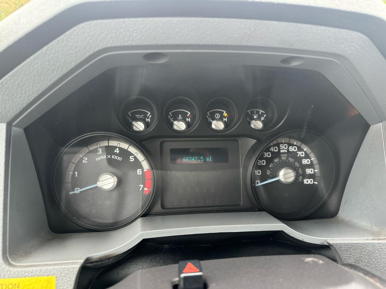 Ford Super Duty F-350 DRW 2WD Reg Cab 165" WB 84" CA XL 2012