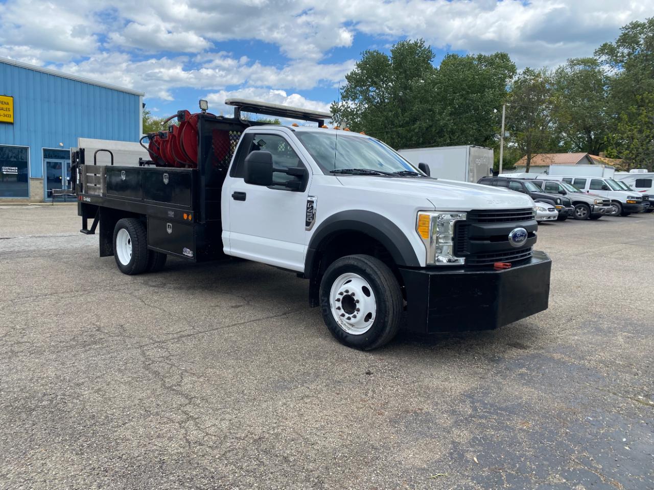 Ford Super Duty F-450 DRW XL 2WD Reg Cab 169" WB 84" CA 2017