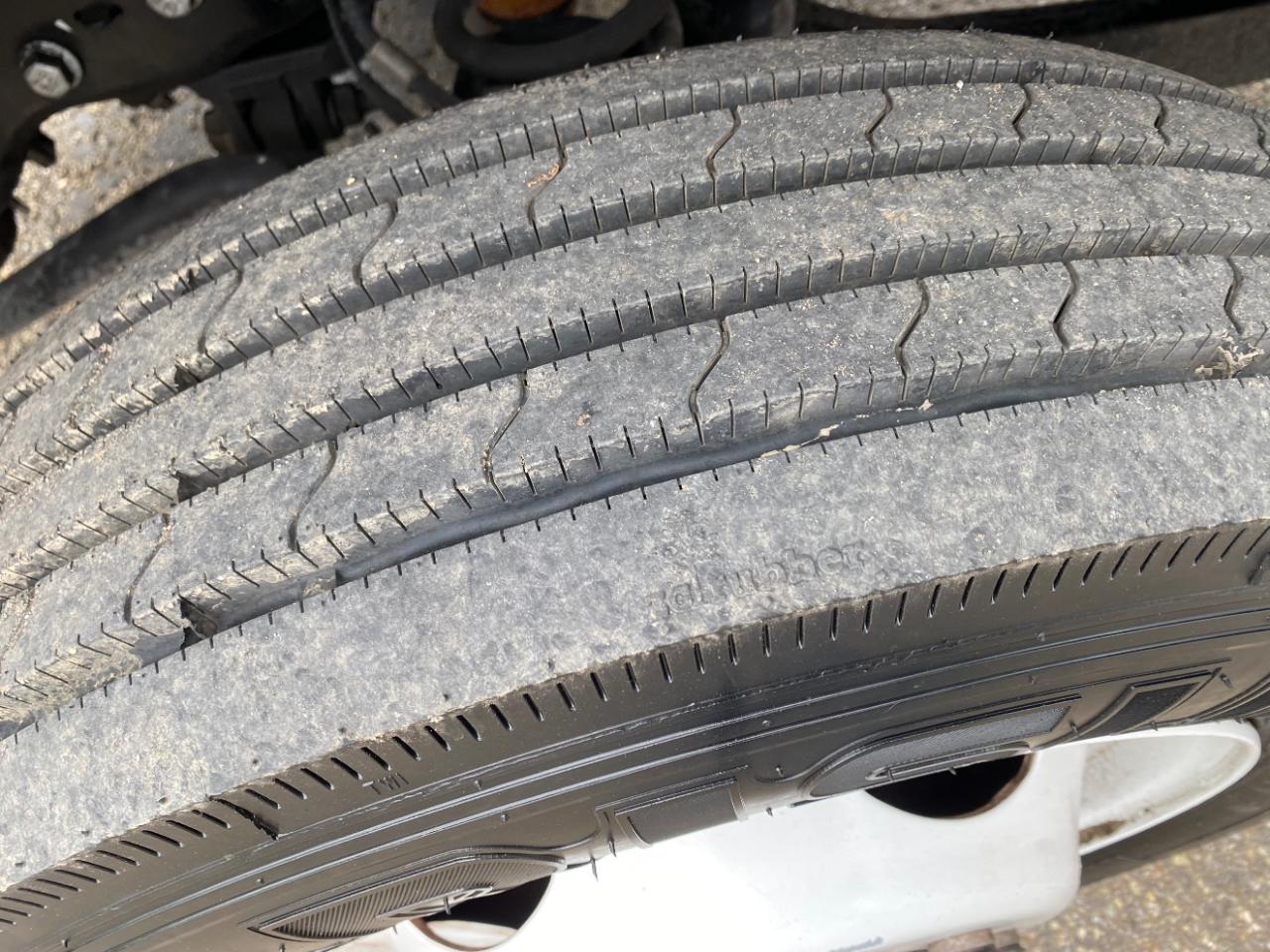 Ford Super Duty F-450 DRW XL 2WD Reg Cab 169" WB 84" CA 2017