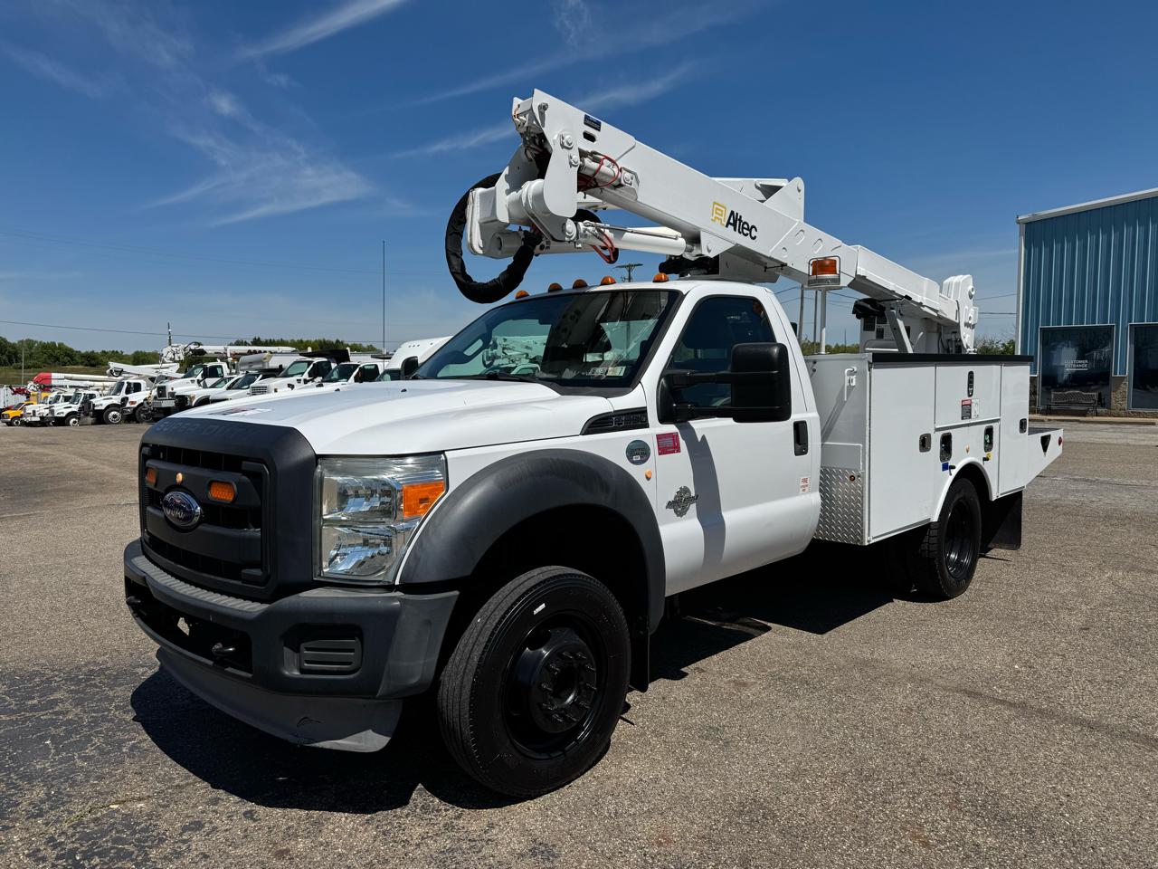 Ford Super Duty F-550 DRW 2WD Reg Cab 141" WB 60" CA XL 2013