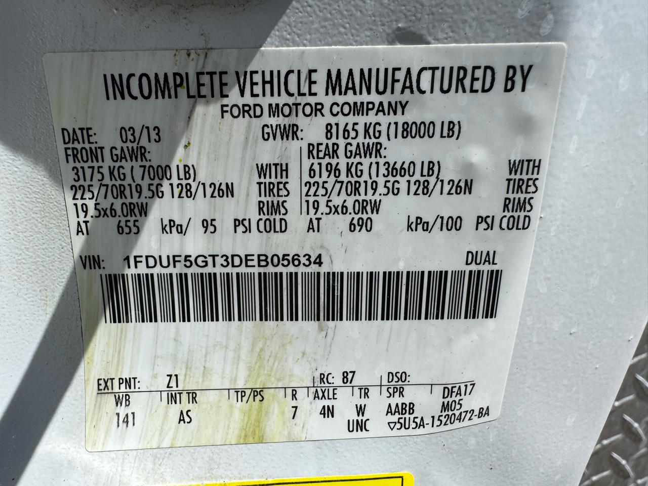 Ford Super Duty F-550 DRW 2WD Reg Cab 141" WB 60" CA XL 2013