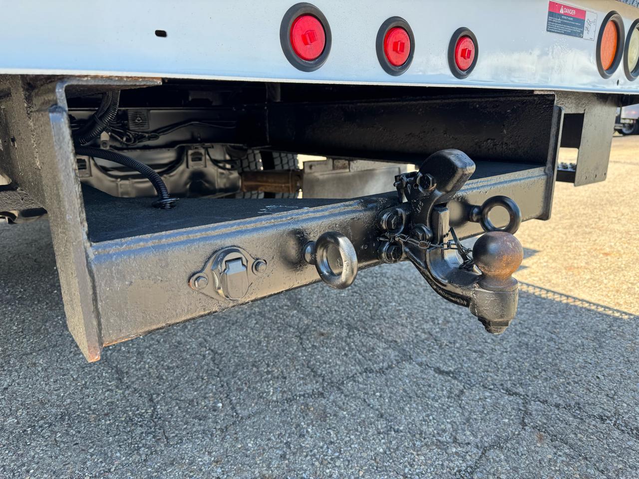Ford Super Duty F-550 DRW 2WD Reg Cab 141" WB 60" CA XL 2013
