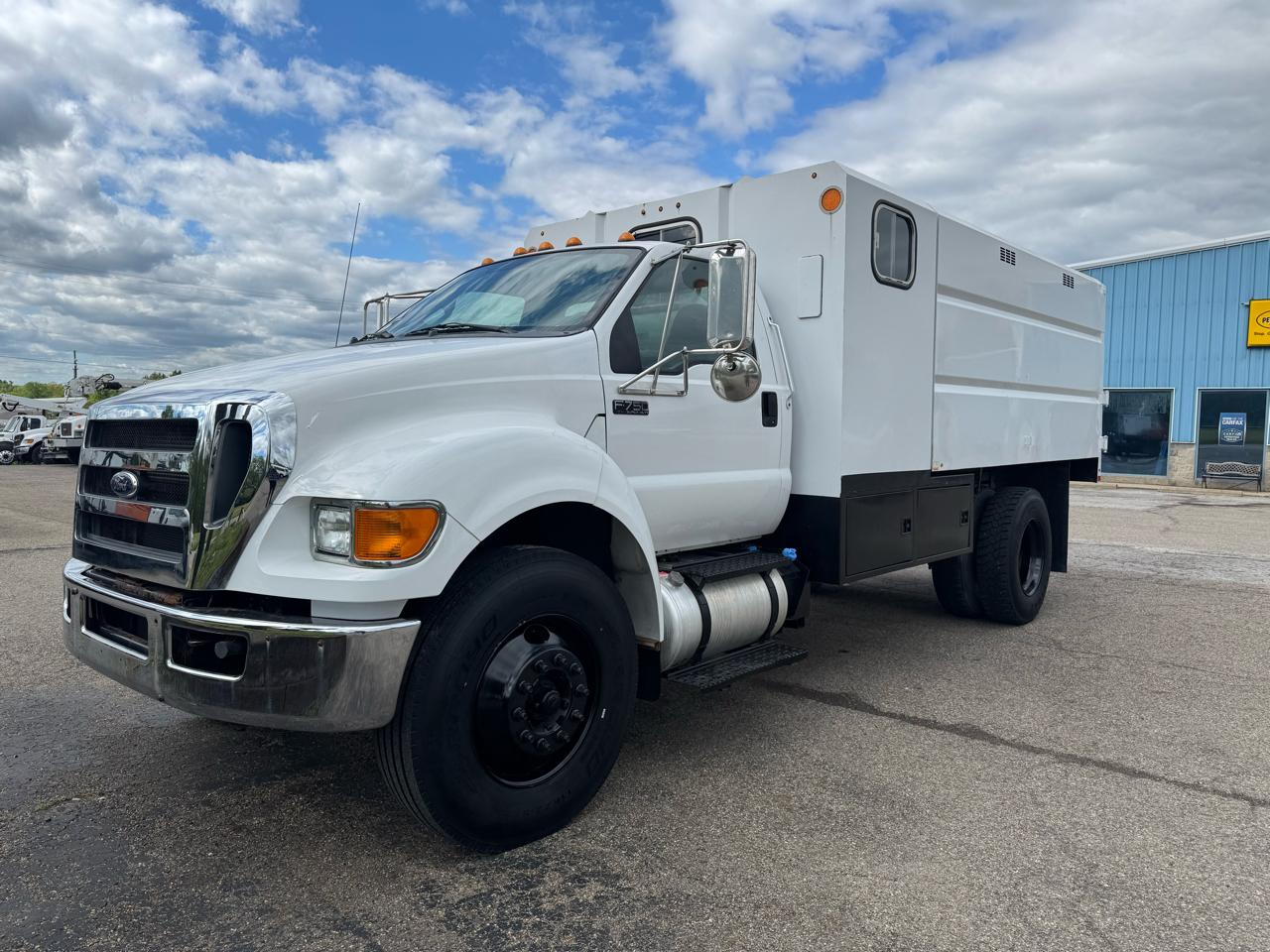 Ford Super Duty F-750 Straight Frame Reg Cab XL 2013