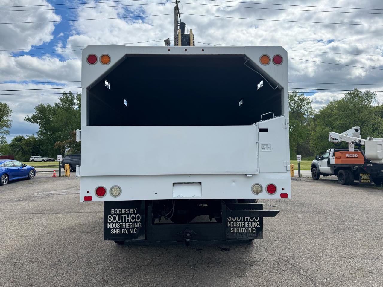 Ford Super Duty F-750 Straight Frame Reg Cab XL 2013