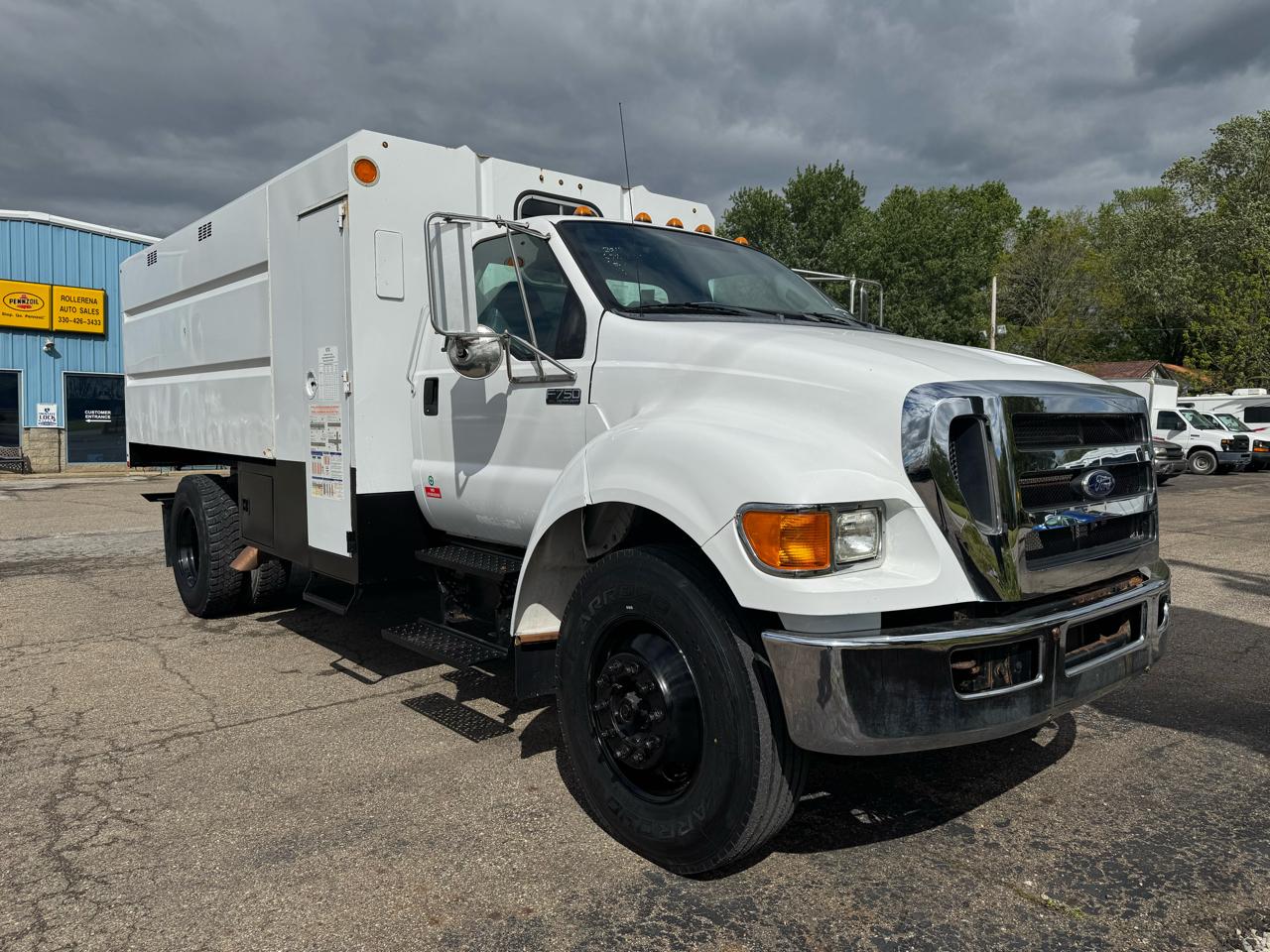 Ford Super Duty F-750 Straight Frame Reg Cab XL 2013