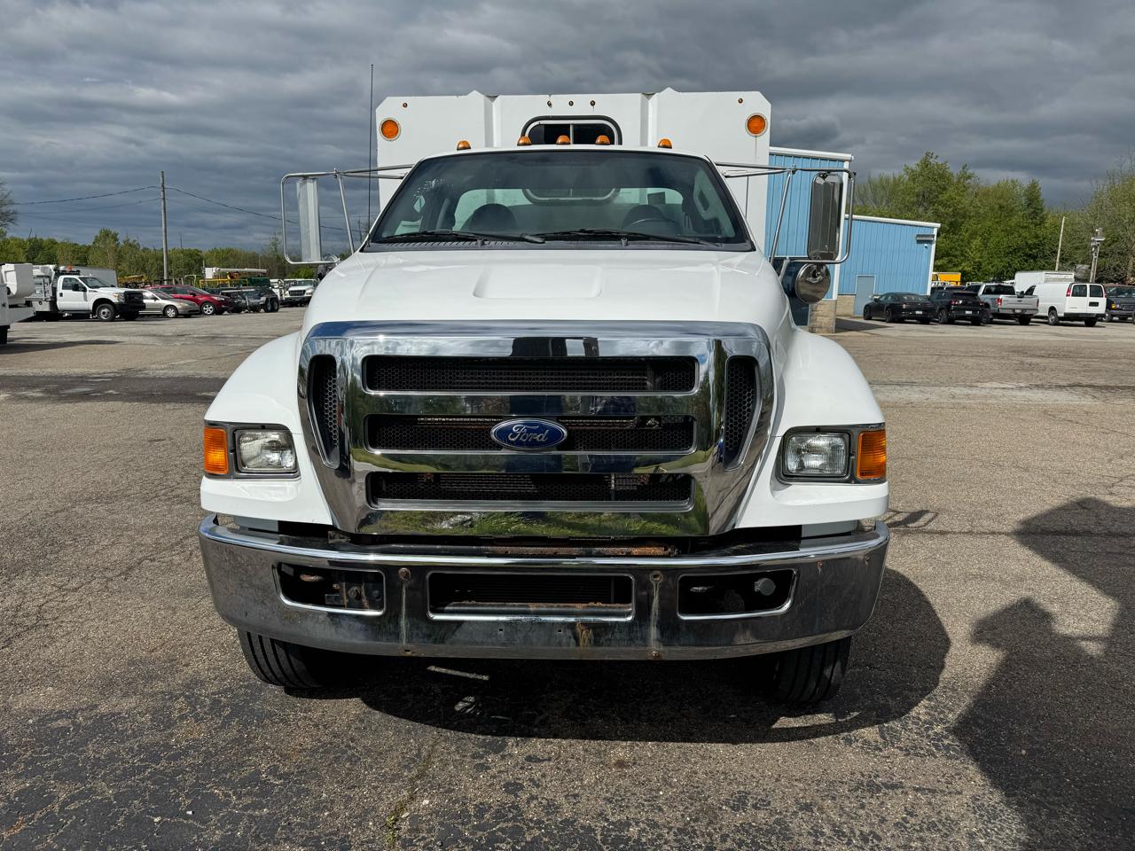 Ford Super Duty F-750 Straight Frame Reg Cab XL 2013