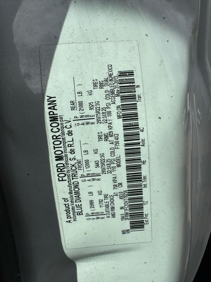 Ford Super Duty F-750 Straight Frame Reg Cab XL 2013