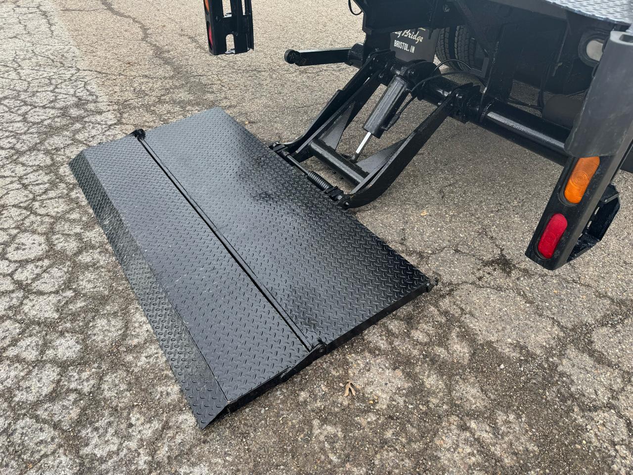 Chevrolet 4500 LCF Gas 2WD Reg Cab 150" 2019
