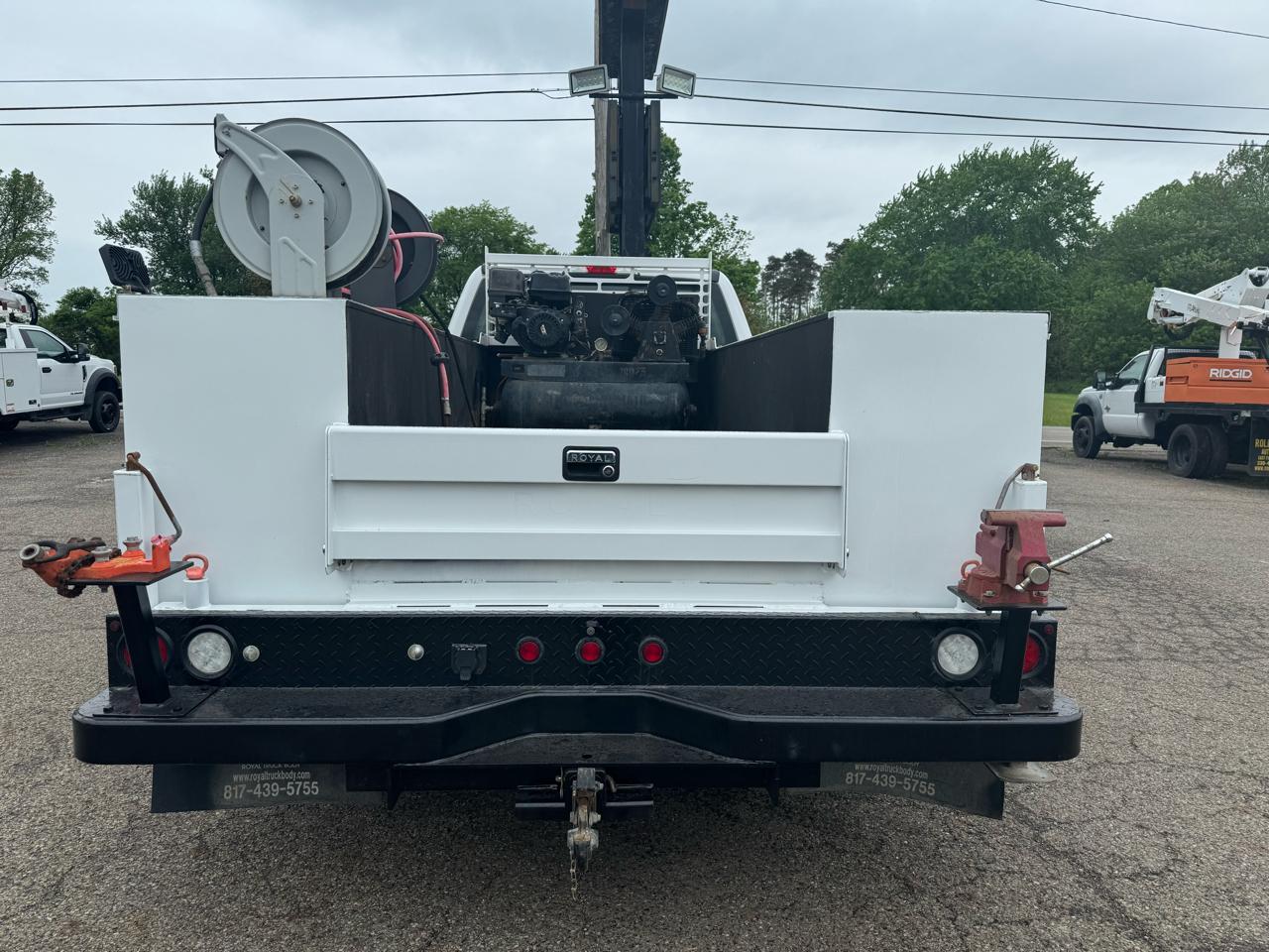 Ford Super Duty F-350 DRW XL 4WD SuperCab 168" WB 60" CA 2019