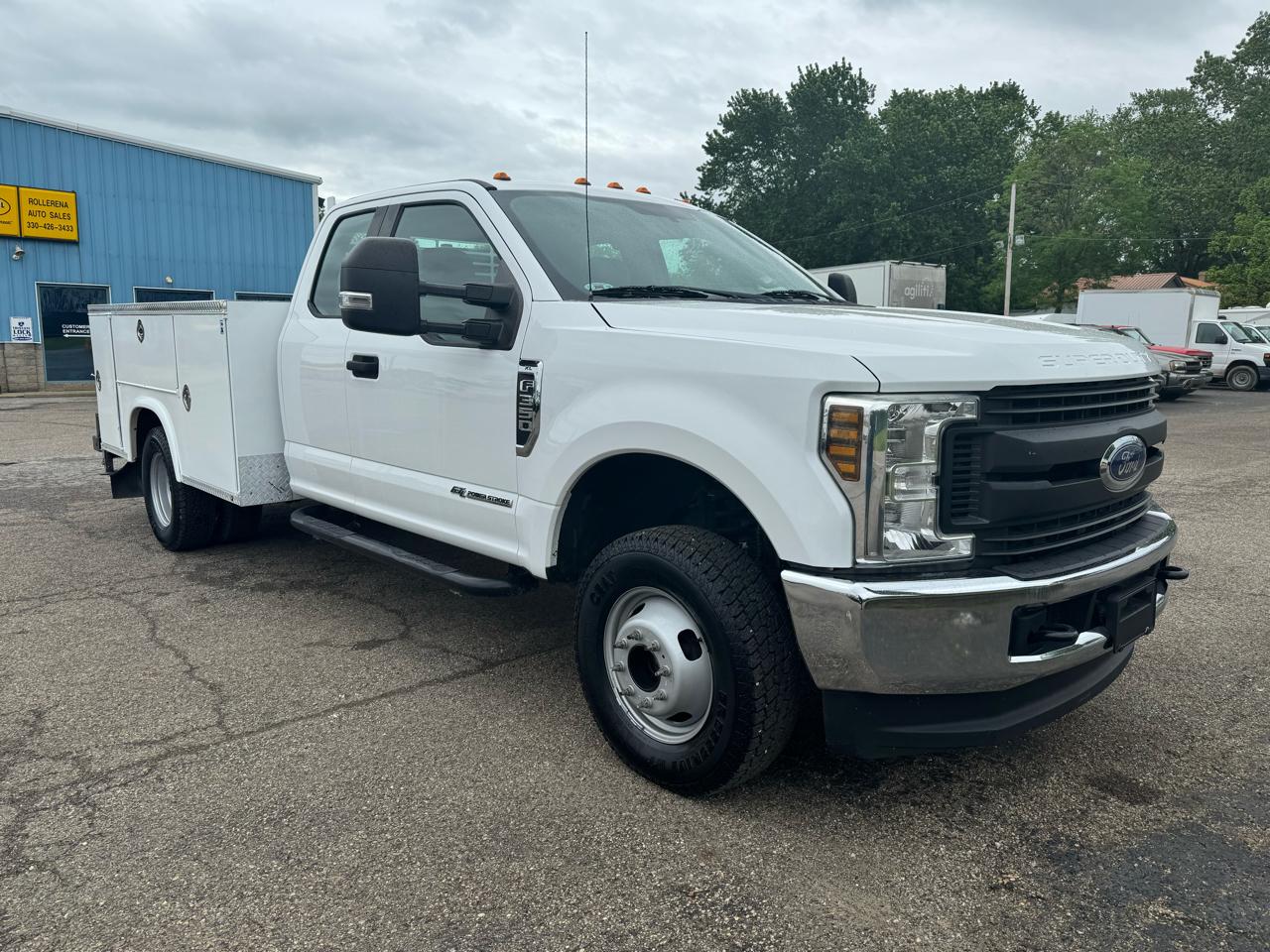 Ford Super Duty F-350 DRW XL 4WD SuperCab 168" WB 60" CA 2019