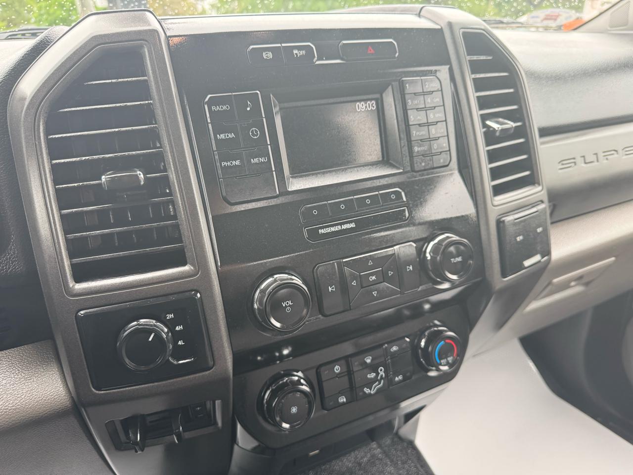 Ford Super Duty F-350 DRW XL 4WD SuperCab 168" WB 60" CA 2019