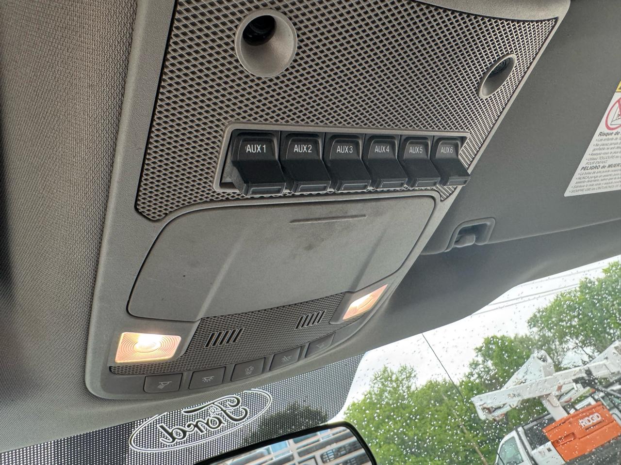Ford Super Duty F-350 DRW XL 4WD SuperCab 168" WB 60" CA 2019