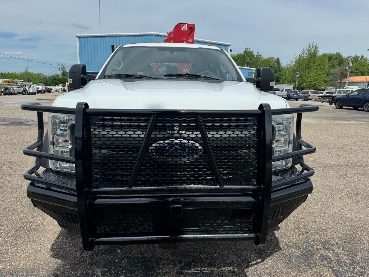 Ford Super Duty F-550 DRW XL 4WD Crew Cab 203" WB 84" CA 2018