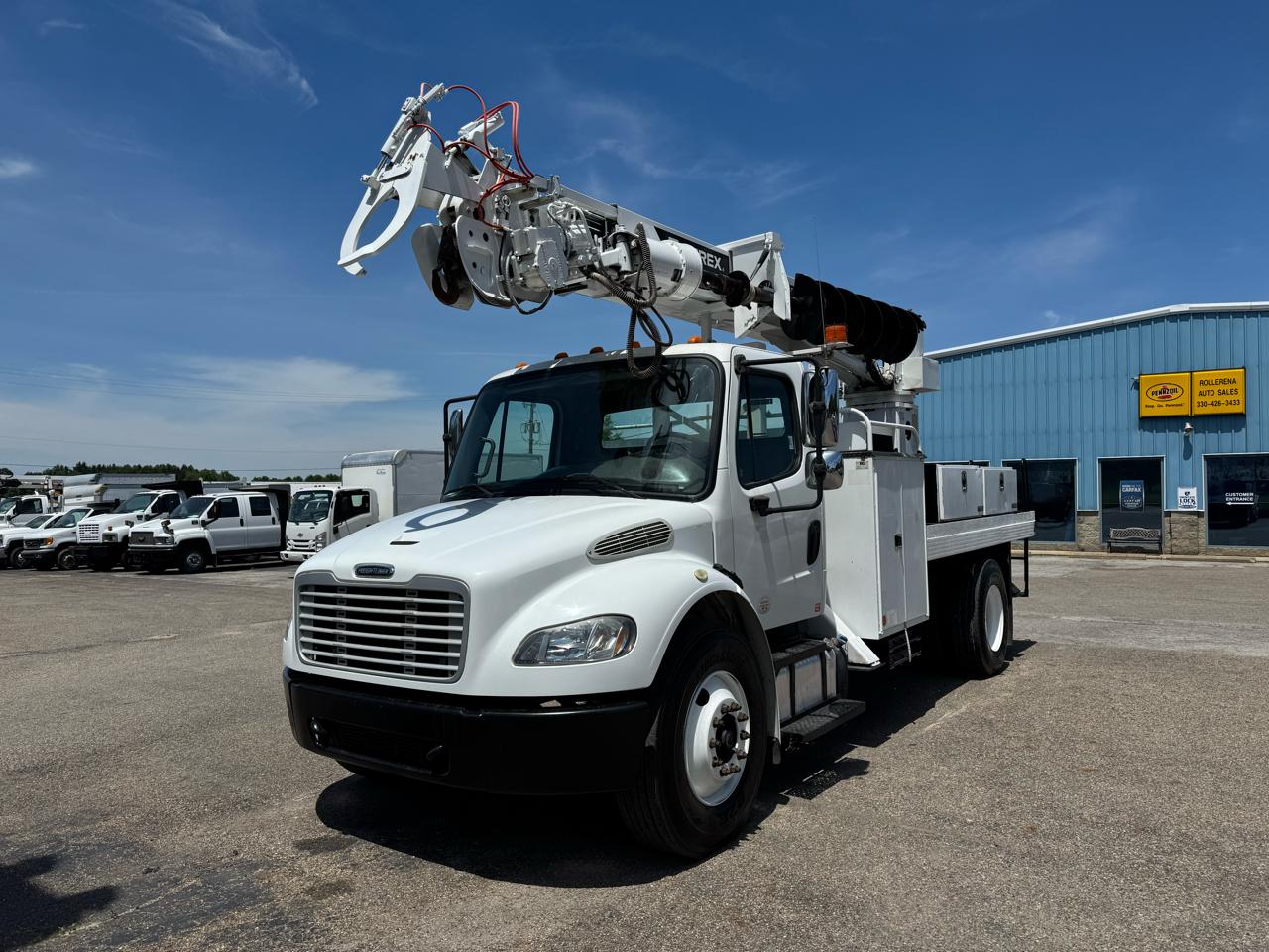 Freightliner M2 106  2014