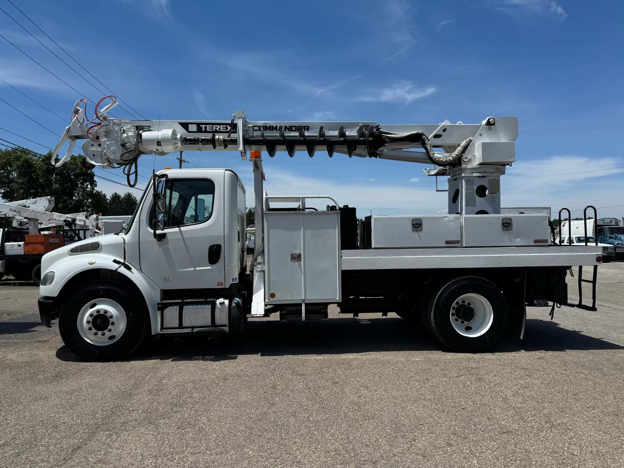 Freightliner M2 106  2014