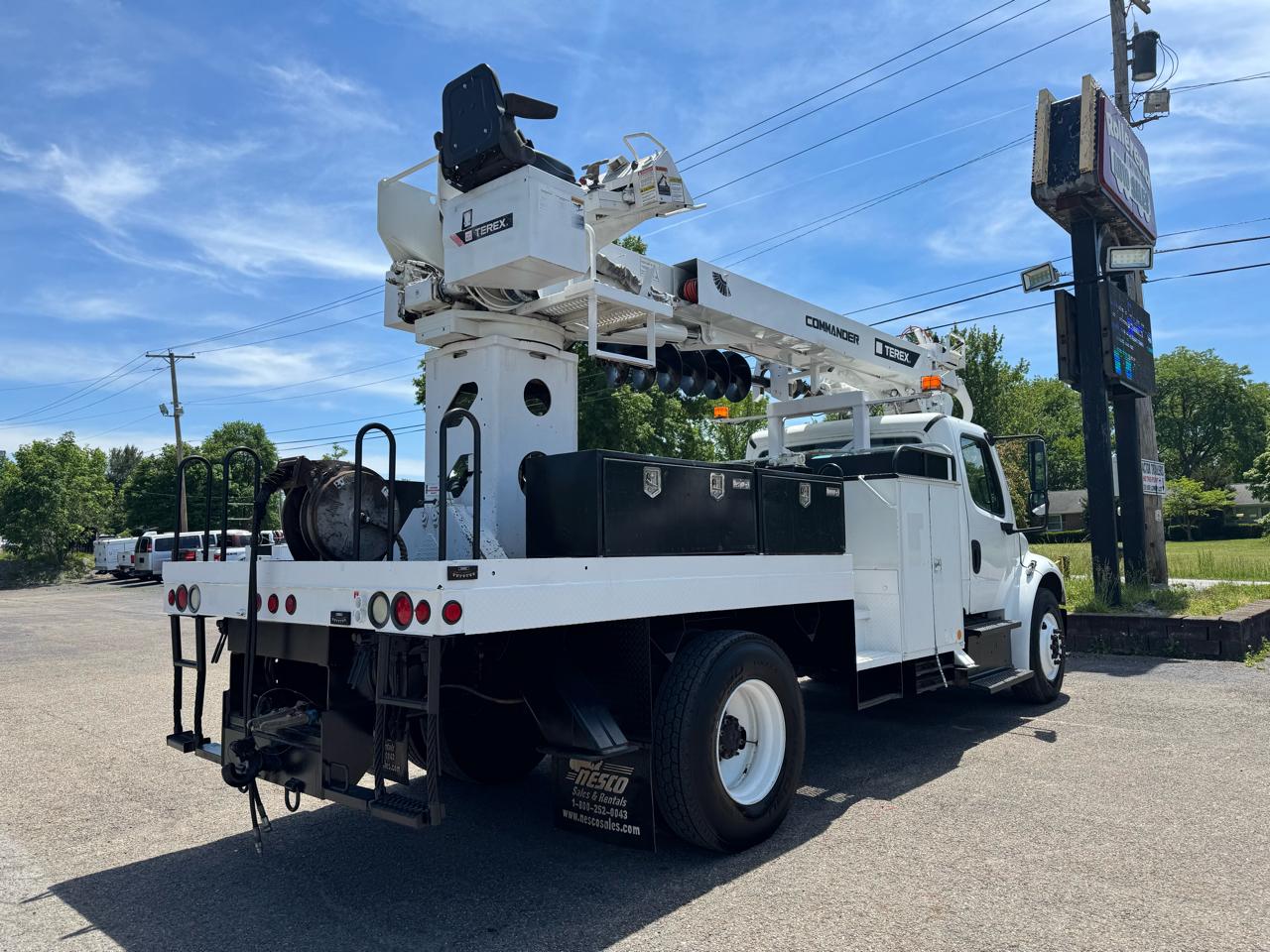 Freightliner M2 106  2014