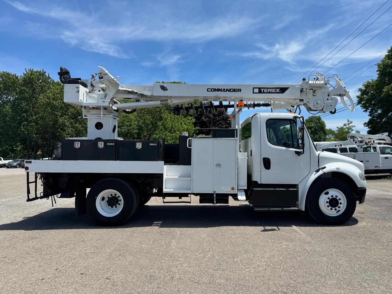 Freightliner M2 106  2014