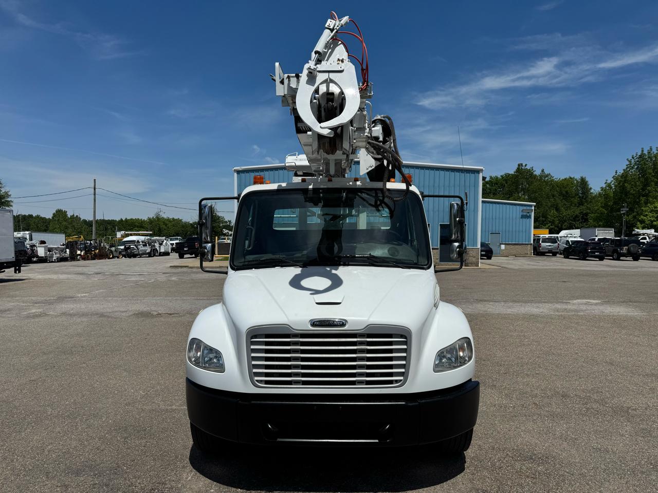 Freightliner M2 106  2014