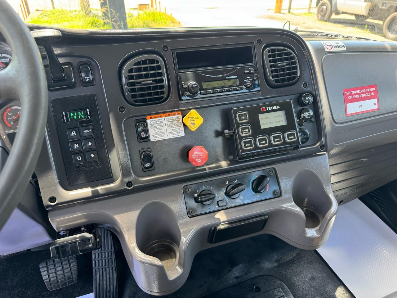 Freightliner M2 106  2014