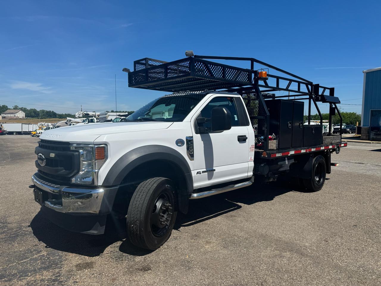 Ford Super Duty F-600 DRW XL 4WD Reg Cab 169" WB 84" CA 2021