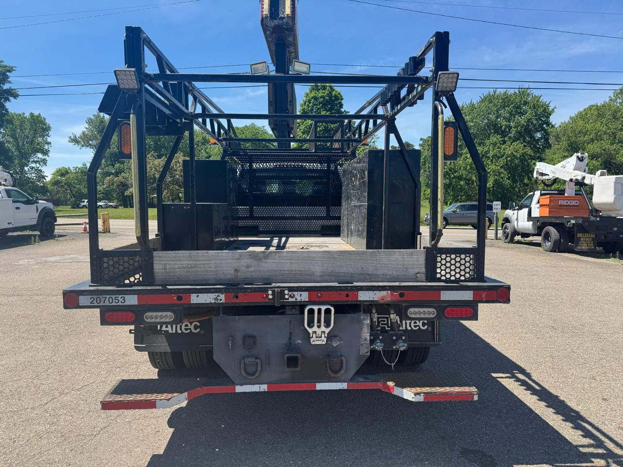 Ford Super Duty F-600 DRW XL 4WD Reg Cab 169" WB 84" CA 2021