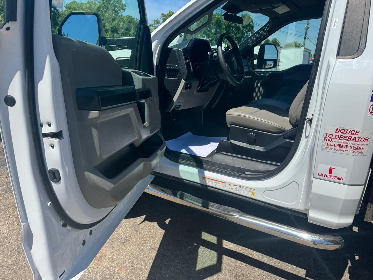 Ford Super Duty F-600 DRW XL 4WD Reg Cab 169" WB 84" CA 2021