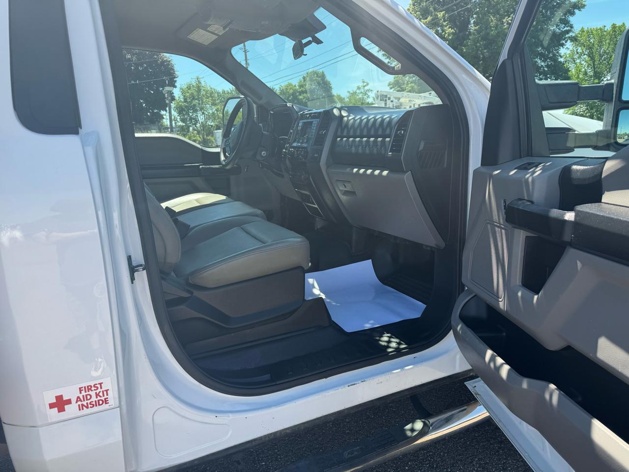 Ford Super Duty F-600 DRW XL 4WD Reg Cab 169" WB 84" CA 2021