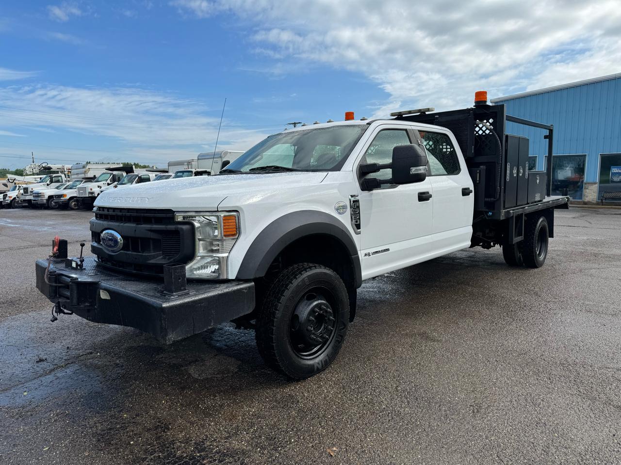 Ford Super Duty F-550 DRW XL 4WD Crew Cab 203" WB 84" CA 2020