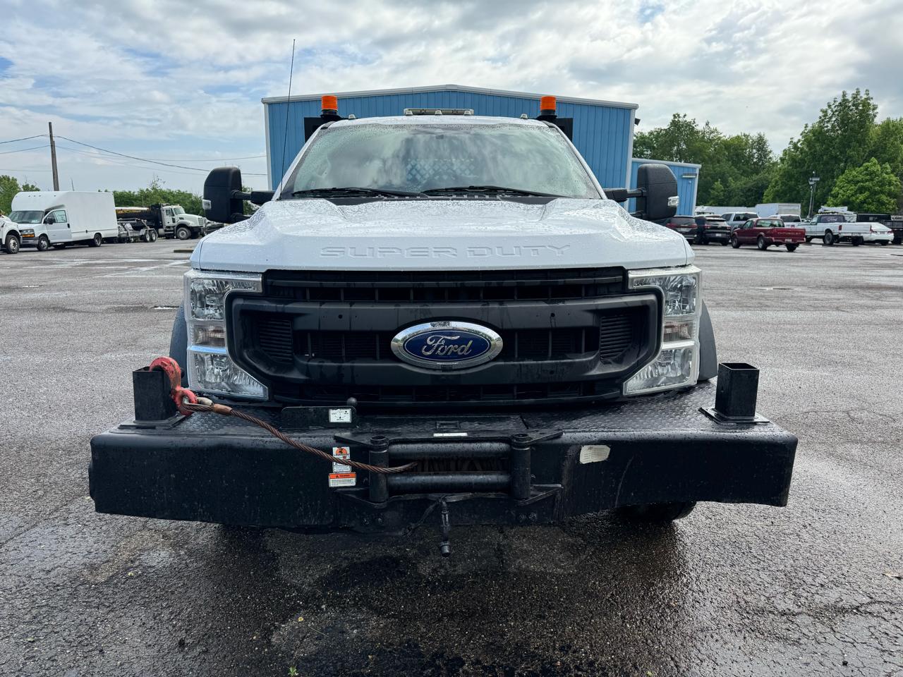 Ford Super Duty F-550 DRW XL 4WD Crew Cab 203" WB 84" CA 2020