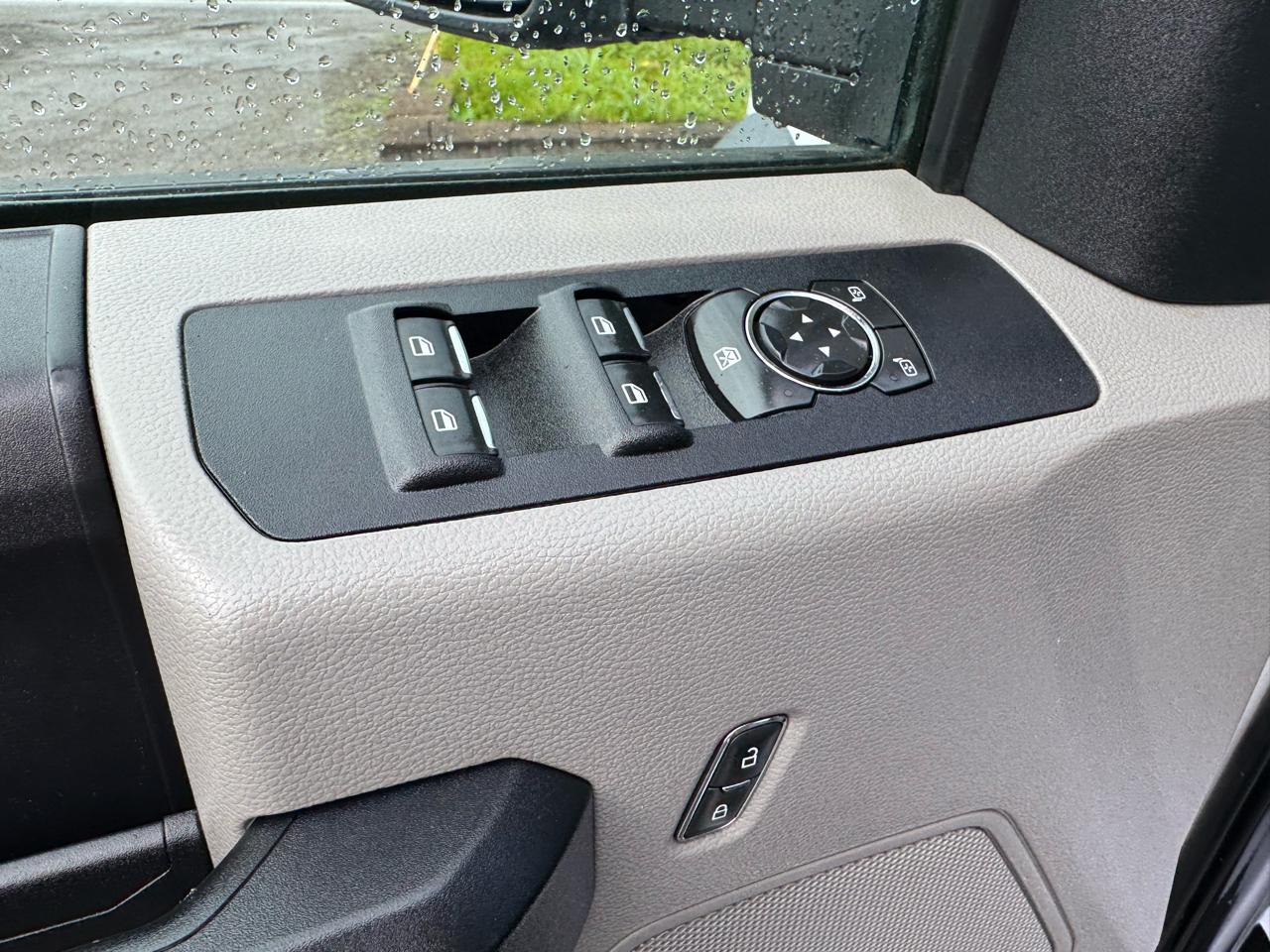 Ford Super Duty F-550 DRW XL 4WD Crew Cab 203" WB 84" CA 2020