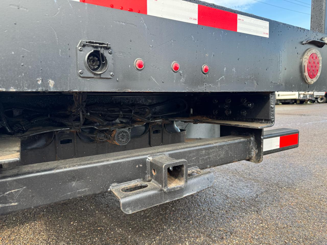 Ford Super Duty F-550 DRW XL 4WD Crew Cab 203" WB 84" CA 2020