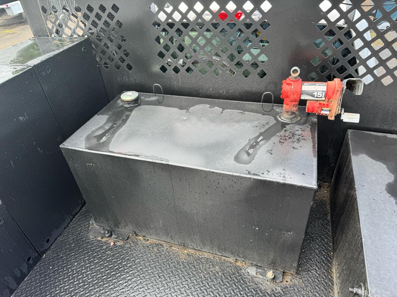 Ford Super Duty F-550 DRW XL 4WD Crew Cab 203" WB 84" CA 2020