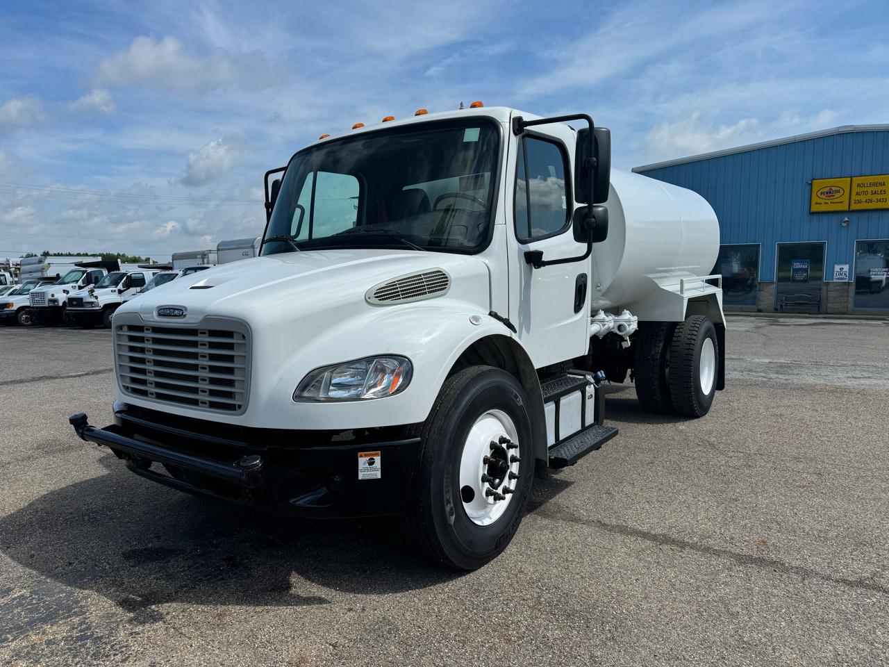 Freightliner M2 106  2023