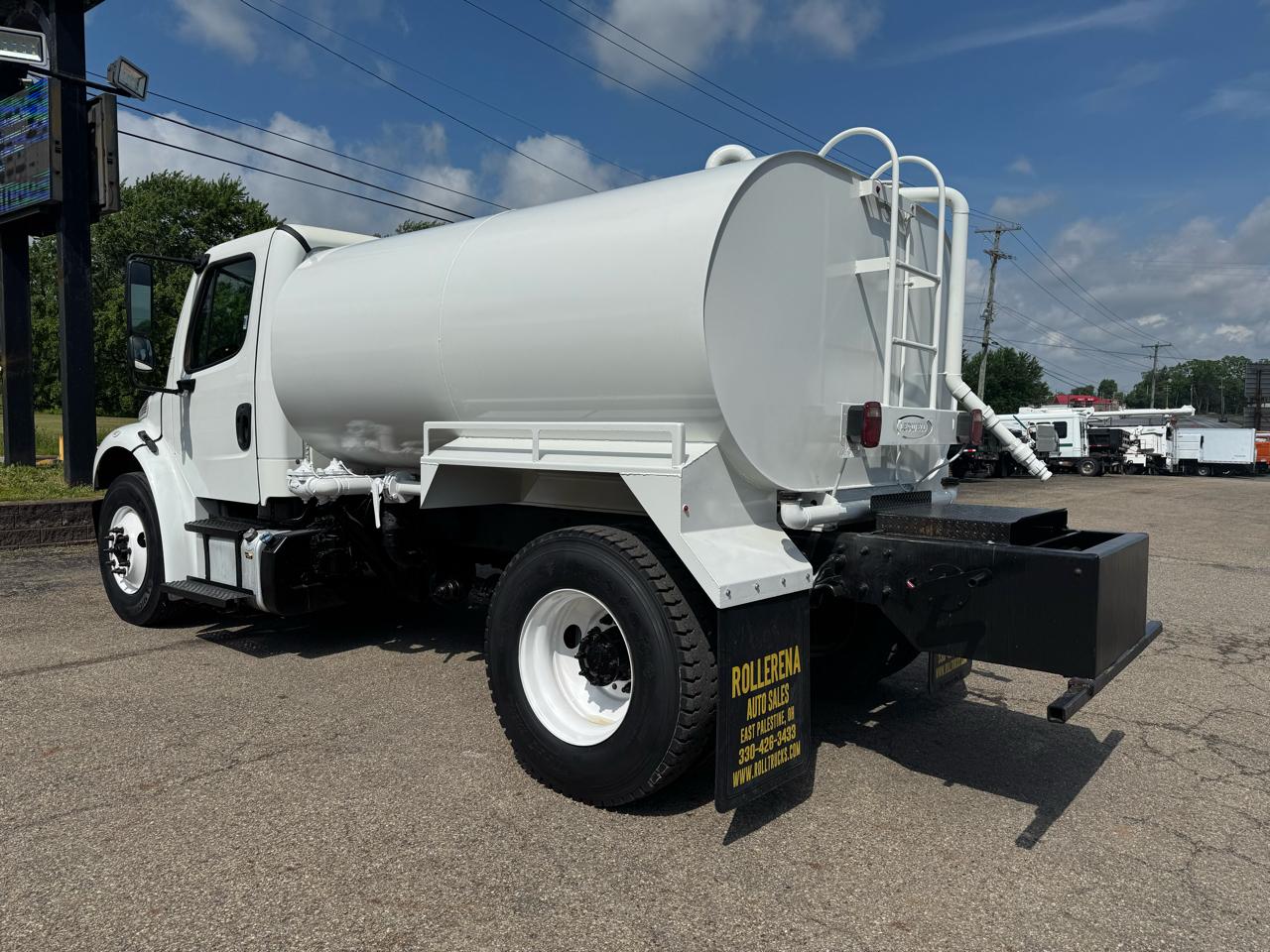 Freightliner M2 106  2023