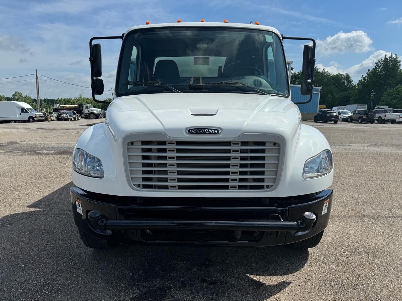 Freightliner M2 106  2023