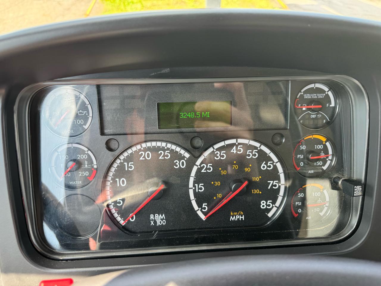 Freightliner M2 106  2023